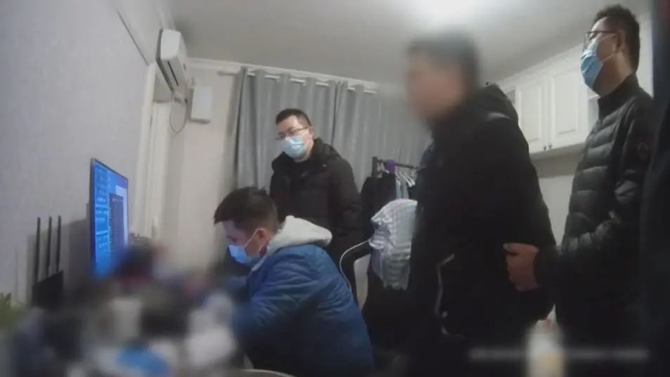 和平精英透视挂稳定版_和平精英透视挂先试用链接下载_和平精英开挂完美透视